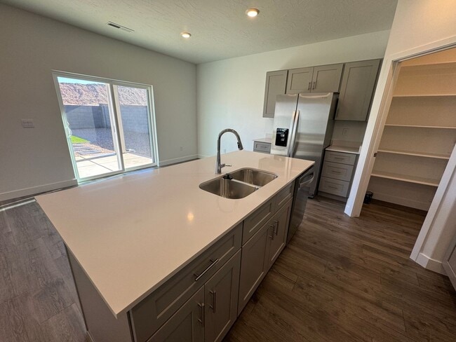 Building Photo - 1547 Ripple Rock Dr
