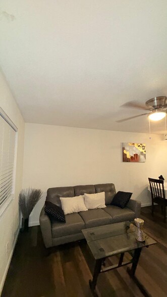 Building Photo - 4444 N 7th Ave