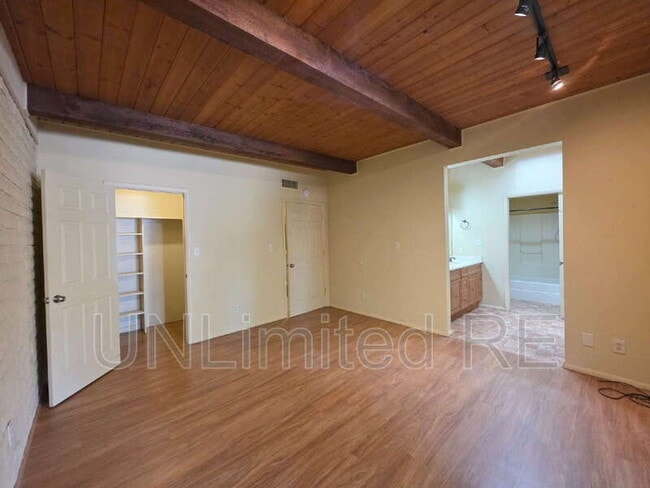 Building Photo - 355 Canyon Diablo Rd