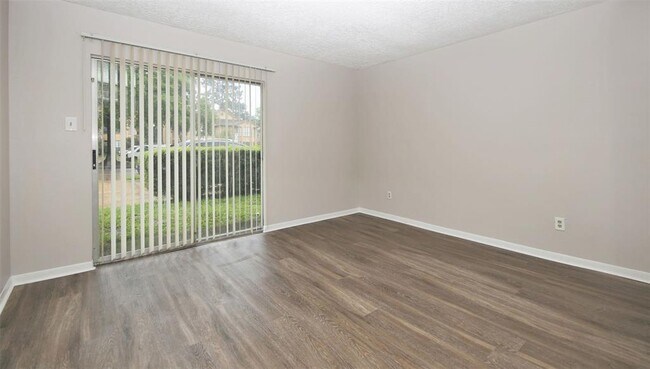 Building Photo - 13611 Ravensway Dr