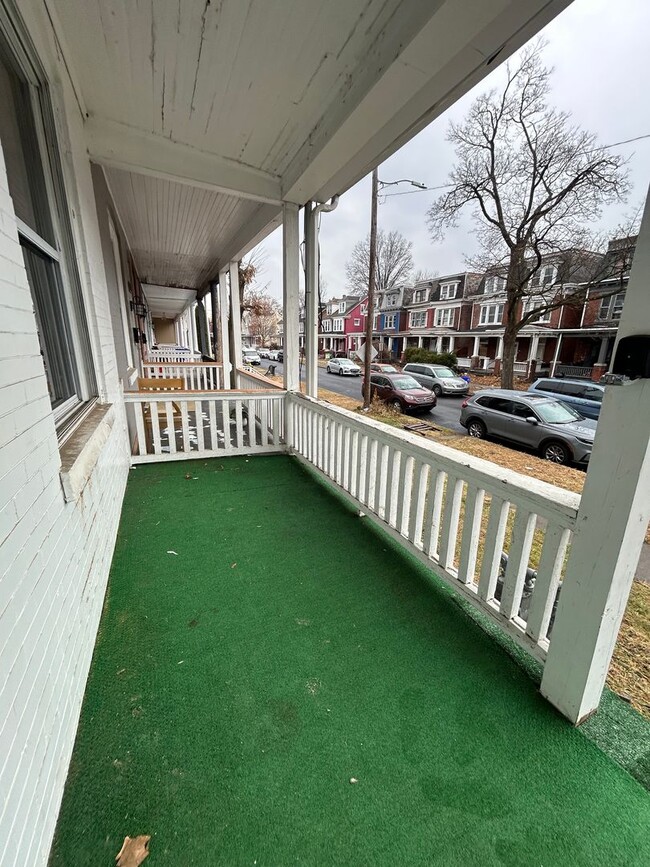 Building Photo - 5 Bedroom in Uptown Hbg - Section 8 accepted.