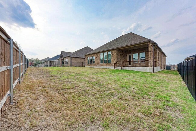 Building Photo - 1104 Almeria Bend