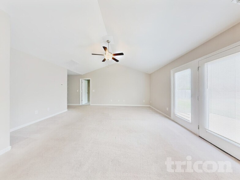 Building Photo - 219 Plains Dr