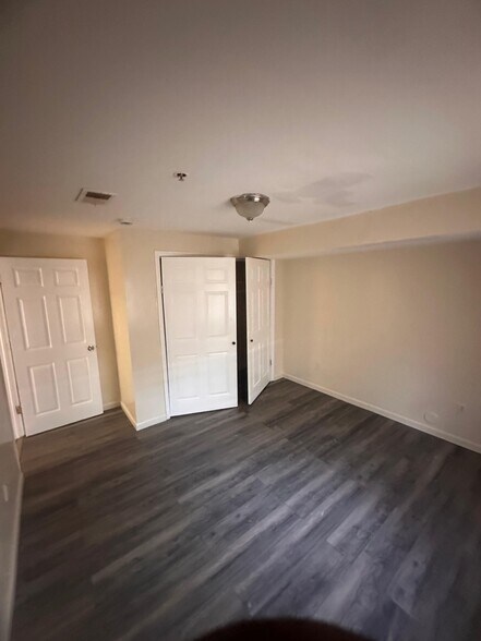 Building Photo - 408-410 S 19th St