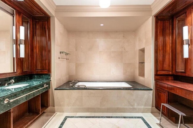 Building Photo - 2 bedroom in NEW YORK NY 10005