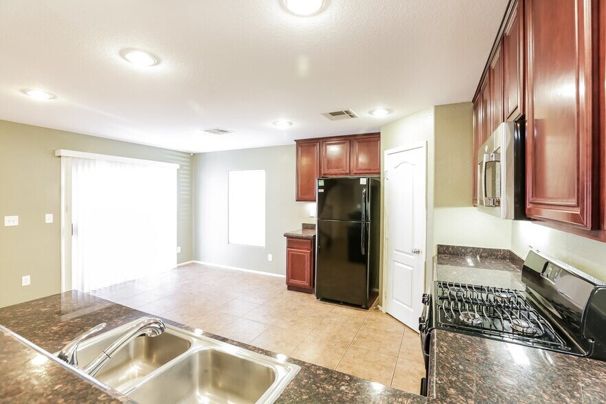 Building Photo - 710 Loughton St