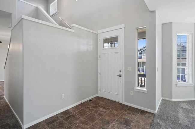 Building Photo - Huge home, recent upgrades!  Like new!