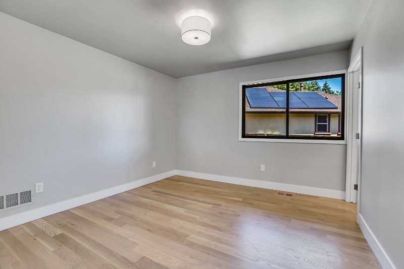 Building Photo - 590 S Harrison Ln