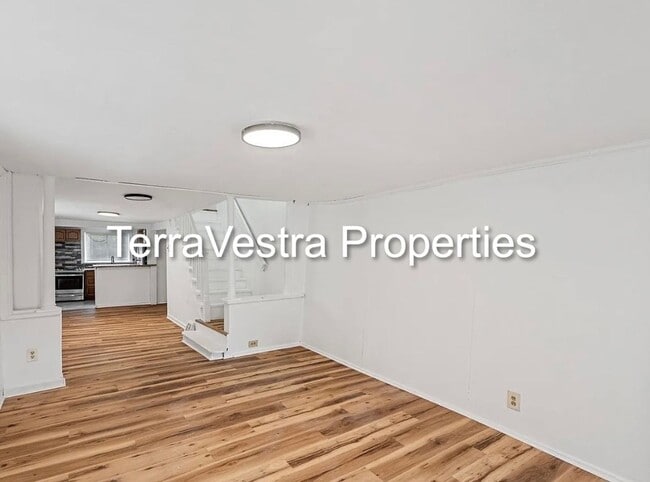 Building Photo - 2 Bed Single Family in Gloucester City! Eligible for $500 Security Deposit.