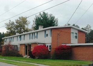 Building Photo - 3 Bedroom, 1.5 Bathroom Quadra-Plex