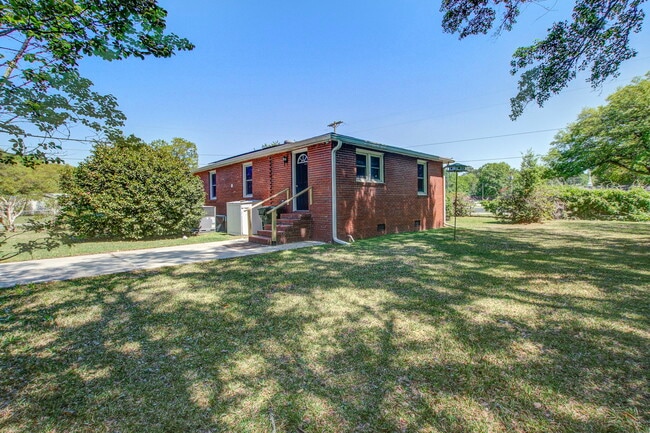 Building Photo - 200 State Rd S-8-384