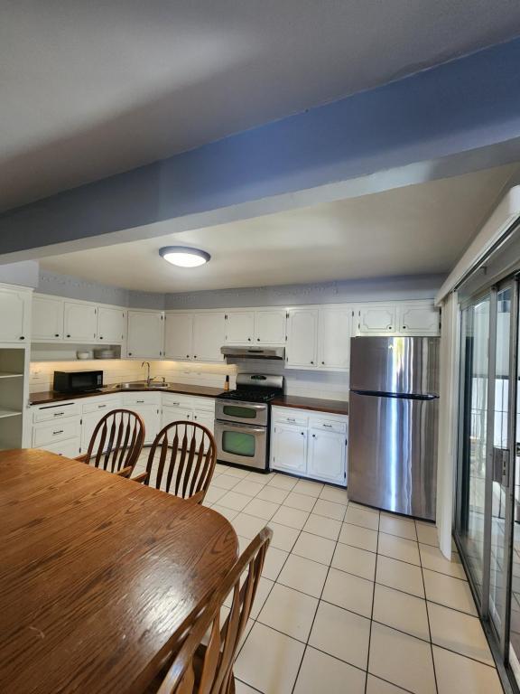 Building Photo - 995 Rosecrans St