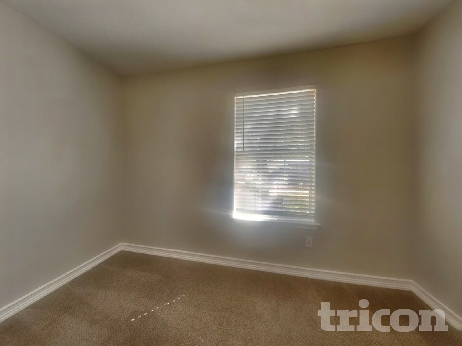 Building Photo - 29418 Fox River Dr