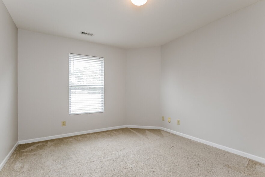 Building Photo - 1506 Bray Dr