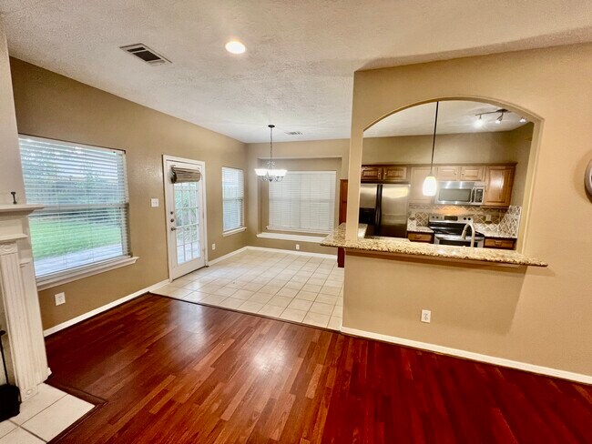 Building Photo - 2830 Spring Dusk Dr