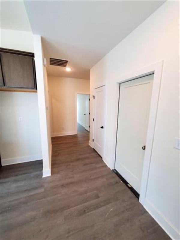 Building Photo - BEAUTIFULHOMES...