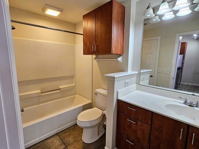 Building Photo - 120 E Mound St