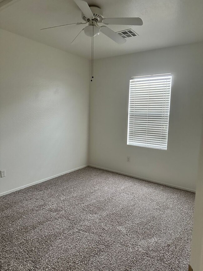 Building Photo - Park Central @ Augusta Ranch townhome (Ellsworth & Baseline)