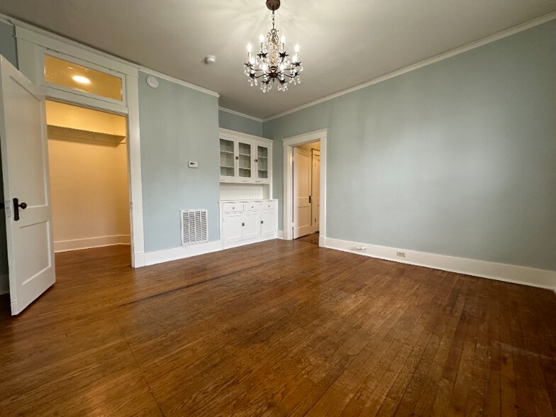 Building Photo - 1505 Center St