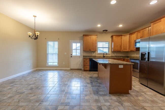 Building Photo - Available May 15!!! 3 bedroom, 2 bathroom home in Fairhope Rivermill Community