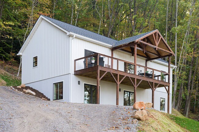 Building Photo - Large New Construction Rental - Old Fort