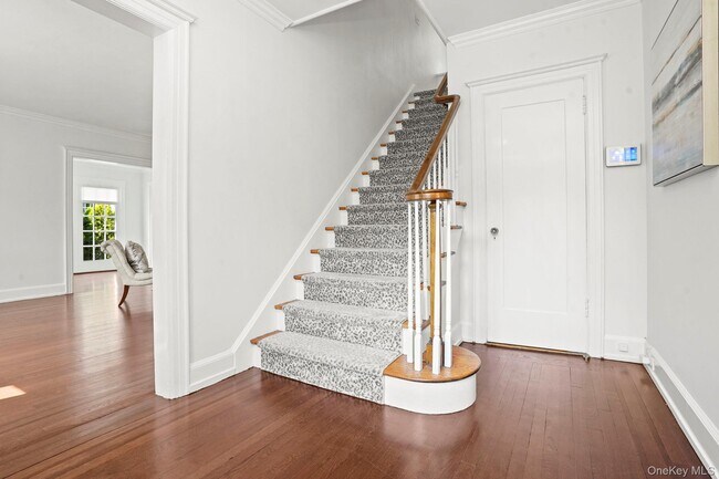 Building Photo - 16 Lyons Pl