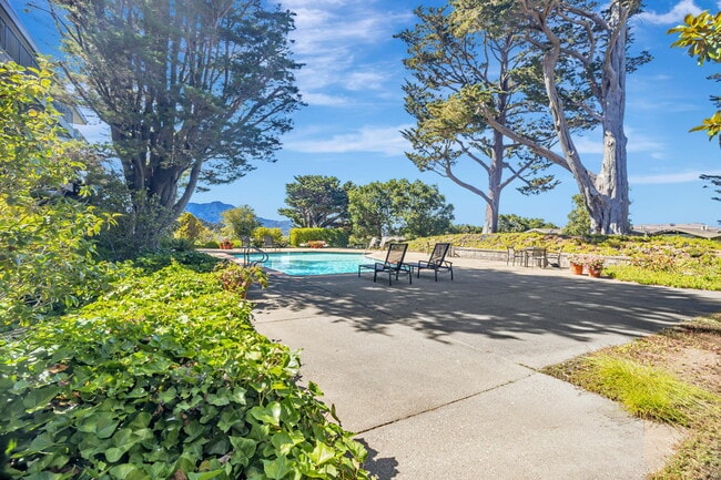 Building Photo - 363 Eden Roc Dr