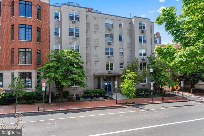 Building Photo - 2130 N St NW