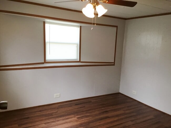Building Photo - Recently Remodeled Two Bedroom/1 Bath Mobile Home near Downtown Clover!!