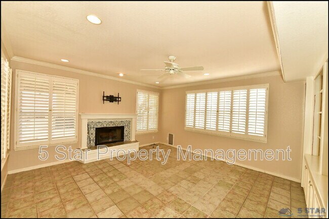 Building Photo - 6598 Eagle Ridge Dr