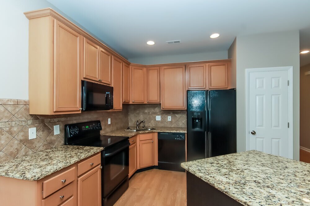 Building Photo - 114 Sun Ridge Dr