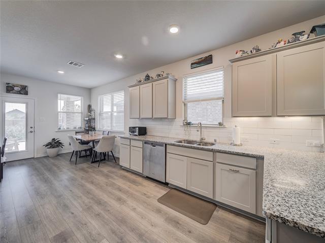 Building Photo - 1520 Saratoga Ave