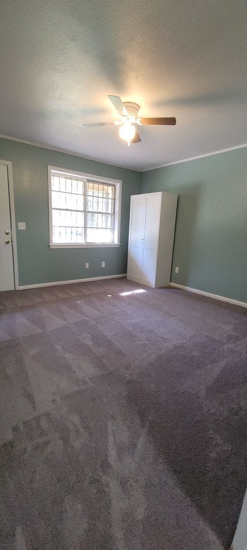 Building Photo - Beautiful 4 bedroom/1 bath home fully reha...