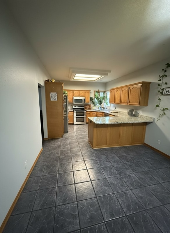 Building Photo - 2402 Welbeck Dr