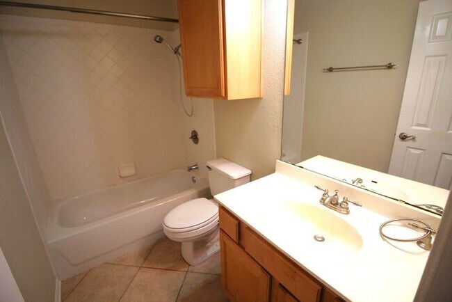 Building Photo - 2908 Tucson Dr