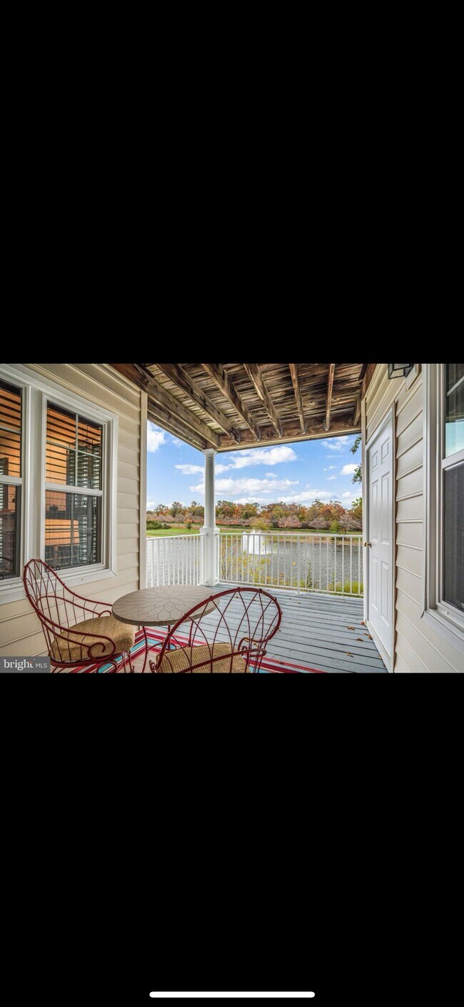 Building Photo - 43114 Watercrest Square