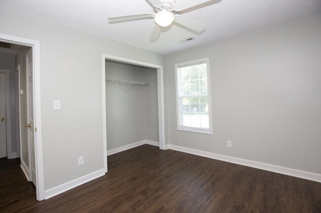 Building Photo - Adorable 3 bedroom 2 bath + Bonus in Raeford