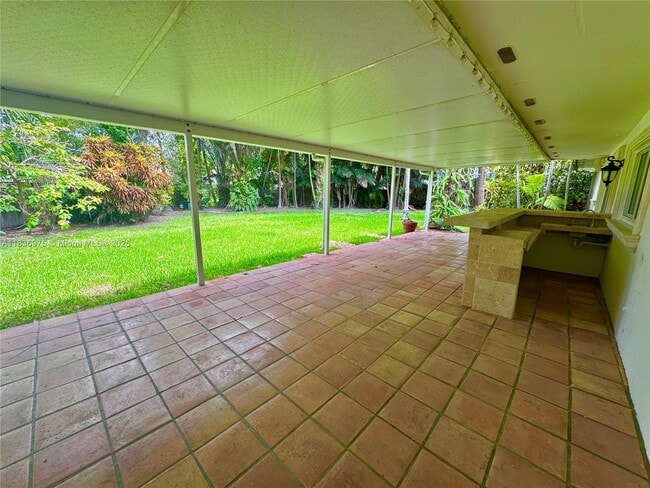 Building Photo - 18421 SW 86th Ct