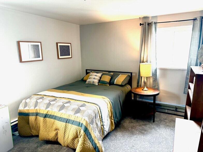 Building Photo - 636 N 54th St