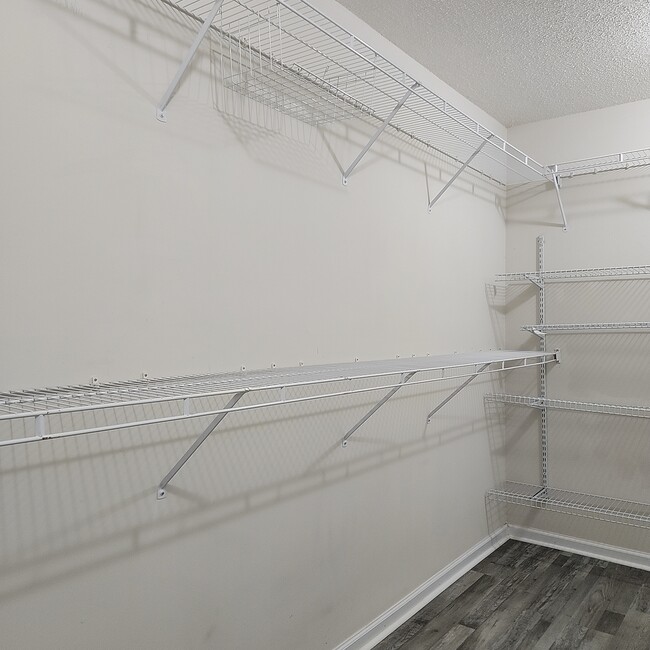 Building Photo - 807 Andora Way SW