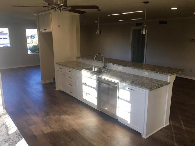 Building Photo - 3107 43rd St