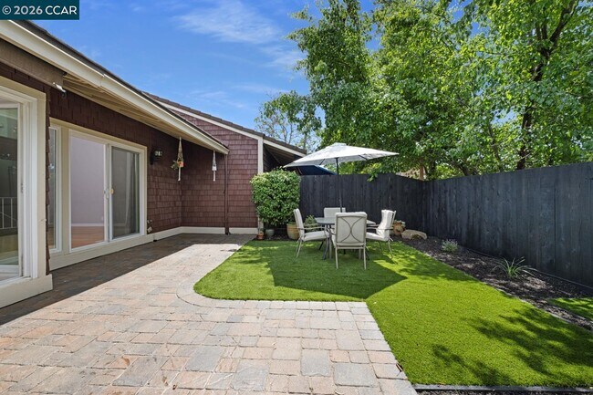 Building Photo - 238 Thistle Cir