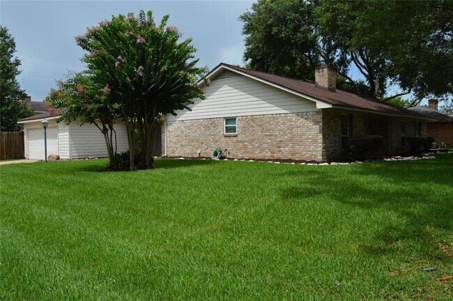 Building Photo - 3114 Greenridge Dr