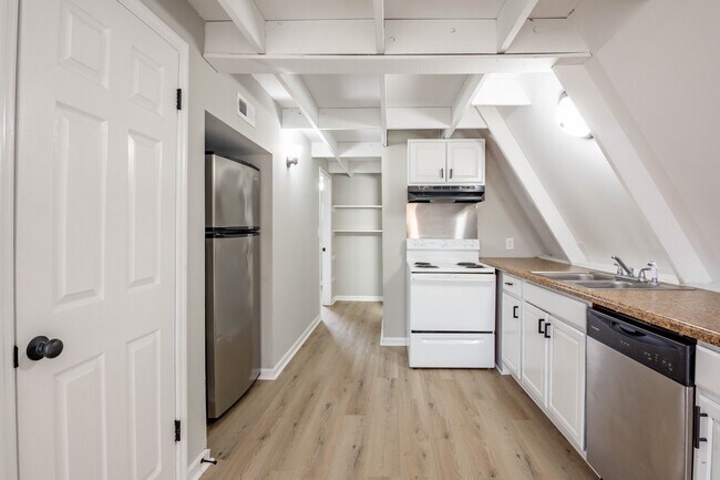 Building Photo - 90 Park St