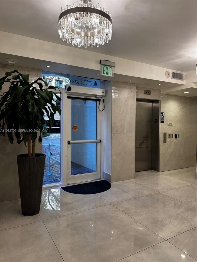 Building Photo - 3340 NE 190th St