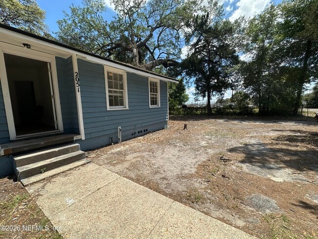 Building Photo - 2051 Danese St