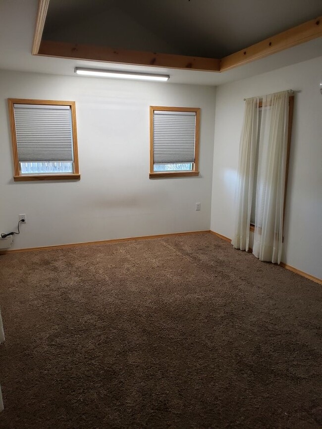 Building Photo - 1016 W 14th St