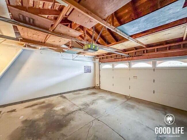 Building Photo - 5691 E Stetson Ct
