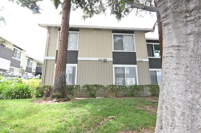 Building Photo - 2583 Gimelli Way