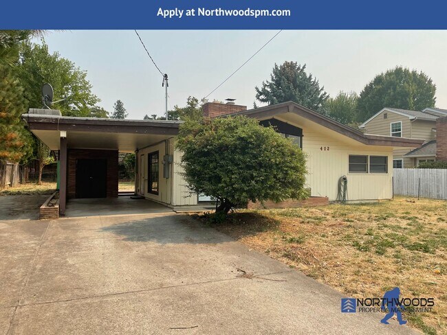 Building Photo - 3 Bedroom Charming House, located on quiet street off cul-de-sac.